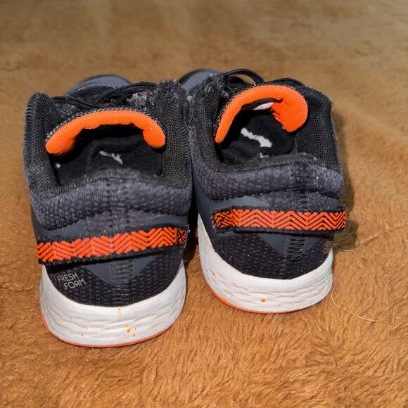 New Balance Fresh Foam Arishi v3 Youth Running Shoes (Size 1Y) – Black/Orange - Picture 3 of 9